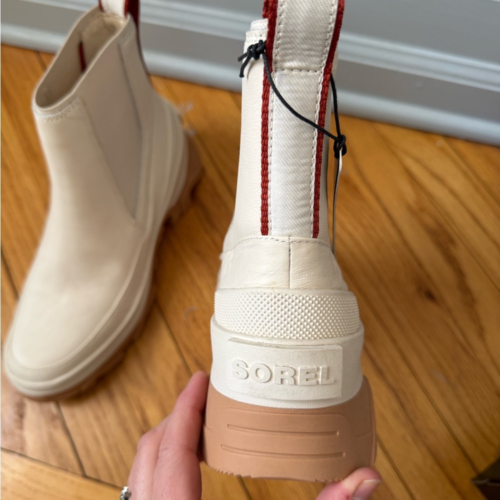 NWT Sorel Brex Chelsea Boot lug sole 8.5 - Picture 8 of 11